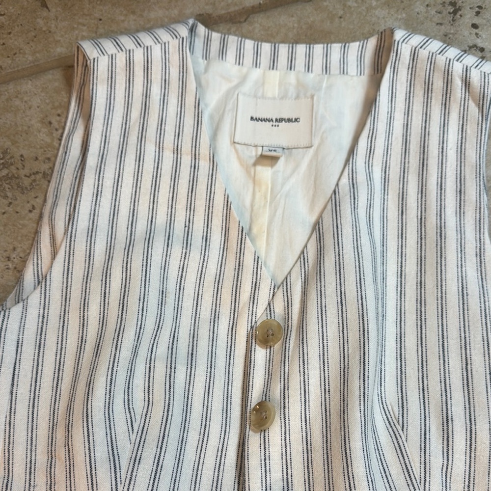 Banana Republic Blue and White linen blend with Stripes - Picture 2 of 6